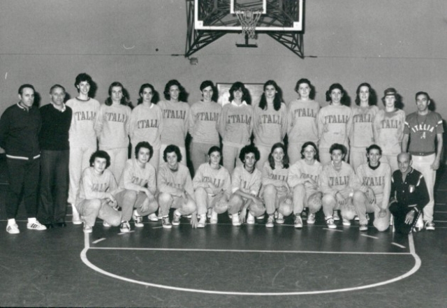 Nazionale femminile italiana allieve 1979: Pagnini (vice all.), Borghetti (dir.), Bernardoni, ?, Natale, Piattoni, ?, ?,?, Baruzzo Galdin, ?, De Mori, Guzzonato ( cap.) Benvenuti,(all.),?, Montelatici, ?,?, Piancastelli, Faccin, Melon, ?, Ciaccia e Mister (mass.).
